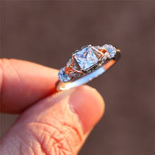 Роскошное Женское Обручальное кольцо с белым квадратным кристаллом цвета розового золота и серебра обручальные кольца для женщин простое тонкое обручальное кольцо с цирконием 2024 - купить недорого