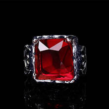 Anillo cuadrado de circón rojo con incrustaciones para hombre, sortija de moda con diamantes de imitación de estilo Retro para regalar a novio 2024 - compra barato