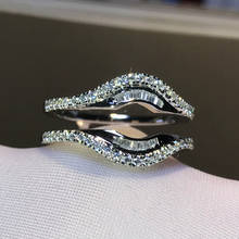 Design de personalidade luxuoso brilhante micro empedrado cristal lábio formato anéis para mulheres romântico casamento aniversário joia presente atacado 2024 - compre barato