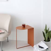 Mesa de té pequeña de estilo nórdico de una pieza en forma de T para dormitorio, escritorio lateral de Metal minimalista de ocio moderno, 30x50x40cm 2024 - compra barato