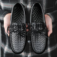 Sapatos casuais masculinos de couro legítimo, mocassim confortável, respirável e preto de marca 2020 para dirigir 2024 - compre barato