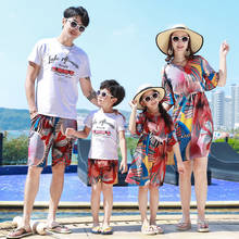 2021 verão família olhar mãe filha praia vestidos pai filho camisetas de algodão + shorts férias família combinando roupas camisetas 2024 - compre barato