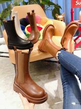 Botas Chelsea de piel de vaca para mujer, botines de suela gruesa de tubo medio, botas de moto Martin chimney de los famosos, productos europeos 2024 - compra barato