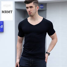 Летняя модная облегающая Мужская футболка с коротким рукавом, однотонная бесследная Мужская Повседневная рубашка с V-образным вырезом 2024 - купить недорого