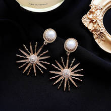 Pendientes coreanos dorados con perlas de sol para mujer, aretes llamativos a la moda, pendientes grandes de gota, joyería para el oído 2024 - compra barato