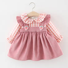 Одежда для маленьких детей; повседневное клетчатое платье в стиле пэчворк с оборками и клубничкой для девочек; vetement enfant fille; одежда для детей; # L32 2024 - купить недорого