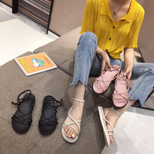 Sandálias femininas de couro artificial, sapatos baixos casuais para praia 2021 2024 - compre barato