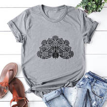 Camiseta estampa de pavão gráfico, camiseta feminina estética da moda, com gola redonda, camiseta solta e casual 2024 - compre barato