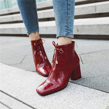 YMECHIC/Дизайнерские женские ботильоны из искусственной лакированной кожи на высоком каблуке с квадратным носком; цвет черный, белый; красная бабочка; обувь для вечеринок 2024 - купить недорого