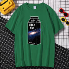 Camiseta solta casual masculina, camiseta de manga curta respirável com estampa de caixa preta e leite, camiseta de moda tamanho grande para homens 2024 - compre barato
