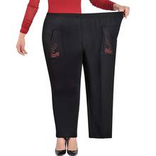 Calças femininas de tamanho grande, calças de inverno plus de veludo, roupas de meia-idade, calças de cintura elástica com tamanhos grandes para mulheres 2024 - compre barato
