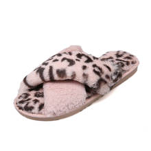 Pantufas femininas de inverno com pele falsa, sapatos quentes para mulheres, chinelos rasteirinhas com leopardo, plus size 41 yyj128 2024 - compre barato