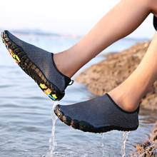 Sandálias de água para homens e mulheres, sapatos masculinos de verão, tamanho grande, para praia, sapatos para nadar, rio, mar, chinelos, meias masculinas para mergulho 2024 - compre barato