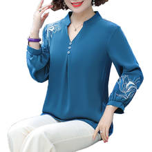 Camiseta feminina de meia-idade, para primavera-verão, camisa solta, tamanho grande, gola em v feminina, manga longa bordada, top a841 2024 - compre barato