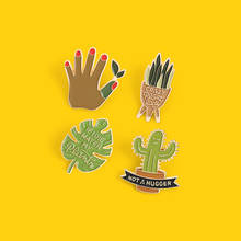 CRAZY PEAMT LADY no A HUGGER Idea Pin esmaltado personalizado Cactus riego abrazo broches camisa solapa bolsa insignia regalo de joyería para amigos 2024 - compra barato