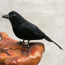 Pássaro falso direto raven pena preta vívida escultura de corvo realista dia das bruxas adereço 2024 - compre barato