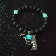 Pulsera fluorescente luminosa con forma de pistola, brazalete de cuentas de piedra volcánica, joyería hecha a mano, joyería pequeña de pistola 2024 - compra barato