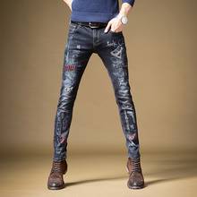 Бесплатная доставка, новинка 2020, мужские джинсы с вышивкой, корейский тренд, уличная культура, тонкие брюки, узкие брюки 2024 - купить недорого