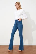 Trendyol botão frontal cintura alta flare jeans twoaw21je0157 2024 - compre barato