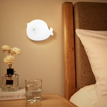 Lámpara de noche con Sensor de movimiento PIR para niños, luz nocturna con carga USB, para dormitorio, escalera, armario, decoración de pasillo, regalo de Navidad 2024 - compra barato