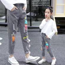 Джинсы EACHIN для девочек, новинка, весна-осень, корейские детские длинные брюки с потертостями и граффити, повседневные свободные брюки с эластичным поясом 2024 - купить недорого