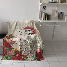 Одеяло в стиле ретро с изображением черепа и розы, домашний декор для дивана, портативное мягкое покрывало из микрофибры, Фланелевое покрывало для кровати 2024 - купить недорого