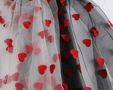 Tela de Red de corazones rojos, malla de encaje suave ligera para fabricación de vestidos, costura artesanal DIY, vendida por The Yard (91cm) 2024 - compra barato
