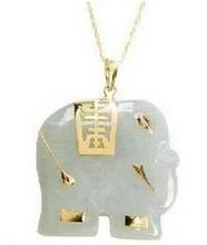 Ожерелье с кулоном в виде белого слона 2024 - купить недорого