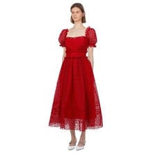 Pista de verão auto retrato vestido novo 2020 feminino rendas oco-para fora magro manga bolha peito uma palavra colarinho vermelho vestido de festa de férias 2024 - compre barato