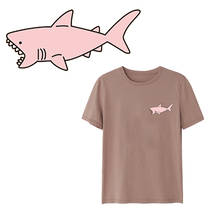 Remendo animal cor-de-rosa ferro em remendos de tubarão para a roupa diy camiseta applique transferência de calor adesivos listra em roupas imprensa térmica 2024 - compre barato