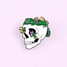 Pin de esmalte de esqueleto de flor, insignia de corona de planta verde, broche, bolsas de Colthes de mezclilla, joyería Punk, regalos para amigos 2024 - compra barato