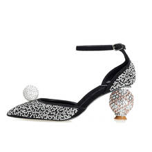 Stiletto salto alto casamento bombas de cristal bling bling sexy apontou toe estilo estranho tornozelo cinta cristal bola decoração sapatos noiva 2024 - compre barato