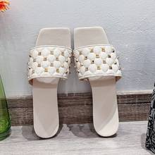 Zapatillas de verano con remaches para mujer, Sandalias planas, chanclas de playa para el hogar 2024 - compra barato