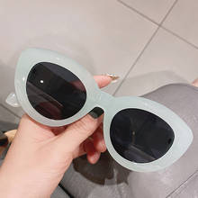 Gafas de sol con degradado de ojos de gato para mujer, anteojos de sol femeninos de Color verde, rosa de Color caramelo, elegantes, gafas redondas de sol 2024 - compra barato