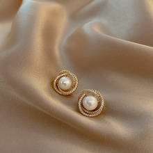 Новые милые элегантные геометрические серьги-гвоздики с имитацией жемчуга для женщин, блестящие ювелирные изделия с кристаллами, модные серьги 2024 - купить недорого