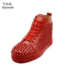 Sapatos masculinos qianruiti de rebites, tênis com cadarço, ponta redonda em couro vermelho azul preto tipo spike casual para lazer 2024 - compre barato