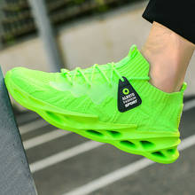 Tênis casual leve masculino, calçado esportivo respirável verde de malha elástica para caminhada 2021 2024 - compre barato