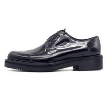 Sapatos masculinos de couro legítimo, calçados pretos esculpidos com renda 2024 - compre barato