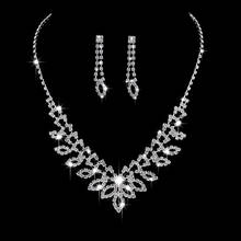 Conjunto de joyería de flores de cristal para mujer, aretes colgantes de Color plateado, collar de cadena de boda de circón blanco bonito 2024 - compra barato