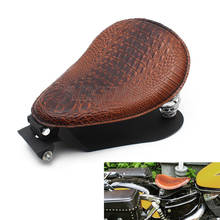 Assento solo de couro de crocodilo, com kit de mola, para harley davidson sportster xl 1200 883 48 chopper bobber, assentos personalizados 2024 - compre barato