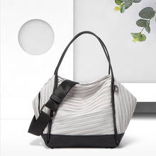 Женская сумка 2020 новая простая модная сумка со складками Женская легкая нейлоновая сумка через плечо Большая вместительная сумка 2024 - купить недорого