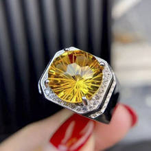 Женское кольцо серебряного цвета с инкрустированным жёлтым кристаллом из циркония 2024 - купить недорого