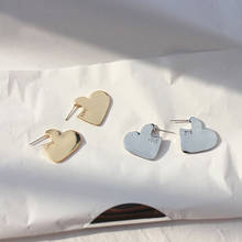 Геометрические серьги-гвоздики в форме сердца золотого и серебряного цвета, модные простые серьги для женщин, вечерние ювелирные изделия 2024 - купить недорого