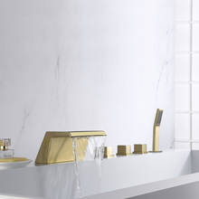 Mttuzk latão escovado ouro torneira do banheiro banheira cachoeira banheira misturador da banheira com chuveiro de mão 3 lidar com 5 furo torneira da banheira 2024 - compre barato