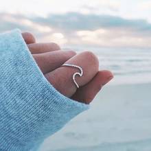 Женское элегантное волнистое кольцо с микро-инкрустацией из циркония, простое и стильное волнистое изысканное кольцо, ювелирные изделия в подарок 2024 - купить недорого
