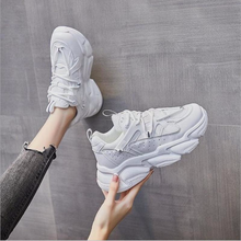 Zapatillas de deporte gruesas transpirables para mujer, zapatos deportivos informales de moda para mujer, zapatos vulcanizados con plataforma de tacón grueso blanco y negro 2024 - compra barato