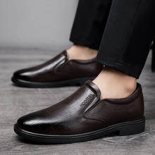 Retro Men Dress Shoes High Quality Genuine Leather Formal Loafers Wedding Shoes Men Flats Leather Oxfords Slip on Fashion Flats 2024 - buy cheap