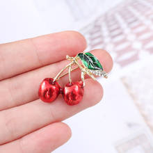 Broche requintado vermelho cereja frutas broche de planta pino estiloso senhoras suéter acessórios de joias 2024 - compre barato