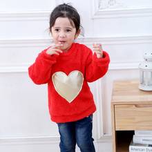 Детский зимний теплый свитер с длинными рукавами для девочек; пуловер с принтом в форме сердца; удобная повседневная одежда 2024 - купить недорого