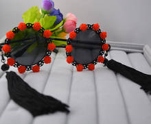 Retro design da marca feminina óculos de sol flor tassel chain frame óculos de sol barroco vintage redondo senhoras gafas de sol 2024 - compre barato